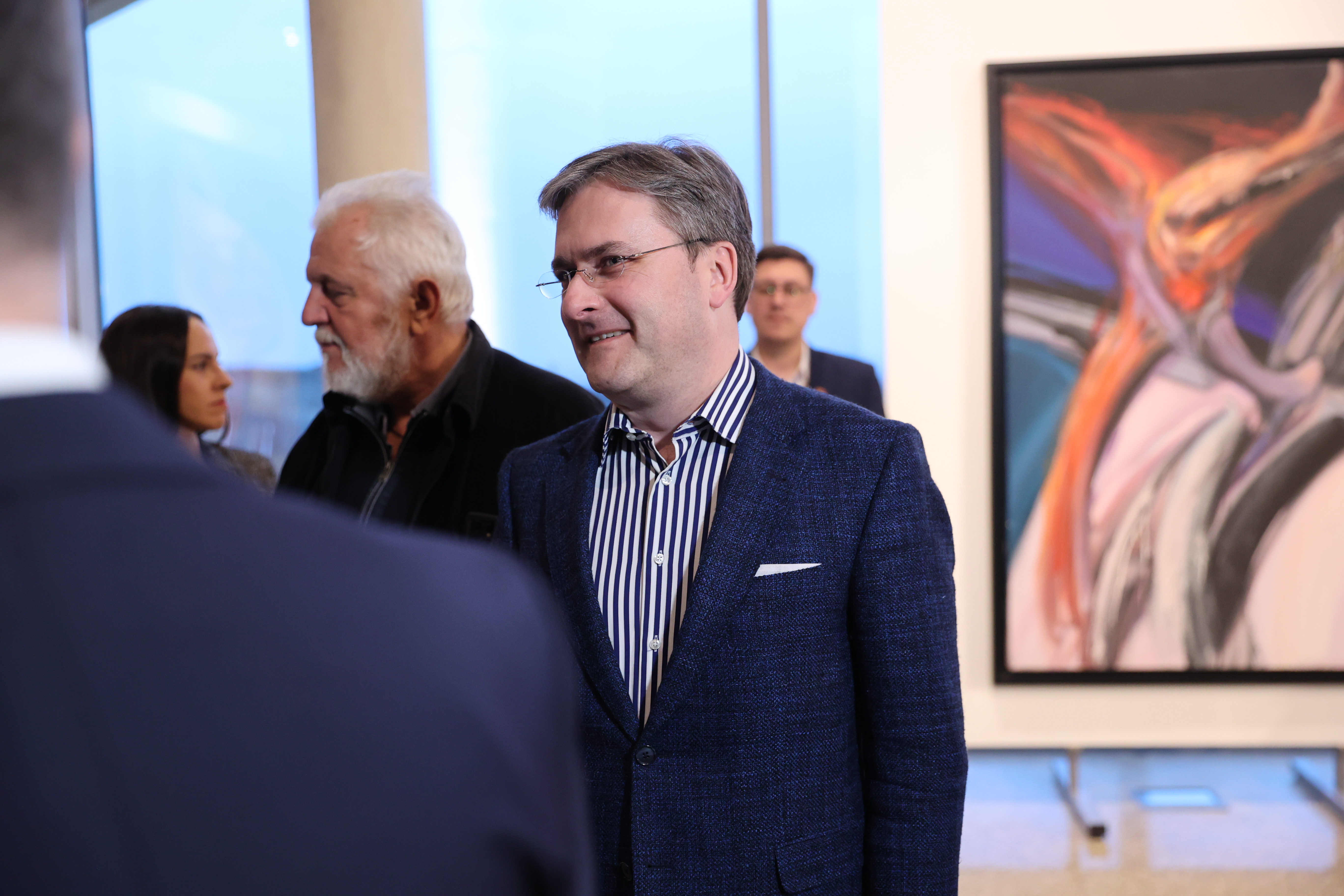 Selaković otvorio izložbu „Na granici jave i sna“ Miloša Šobajića