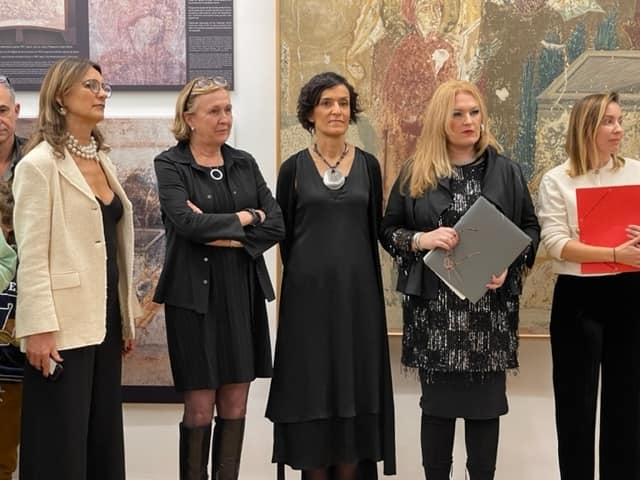 Ванушић отворила изложбу "Јелена. Велика Краљица" у Културном центру у Паризу