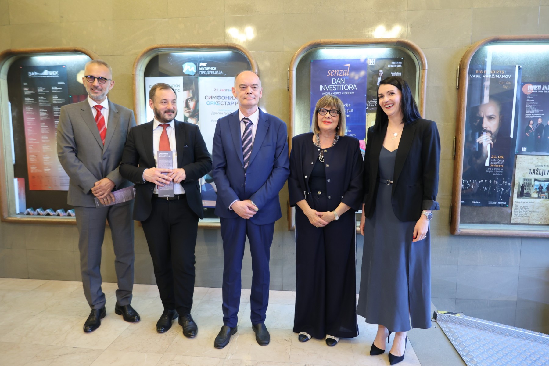 Гојковић са министарком културе Северне Македоније на концерту филхармоније у оквиру иницијативе „Отворени Балкан“