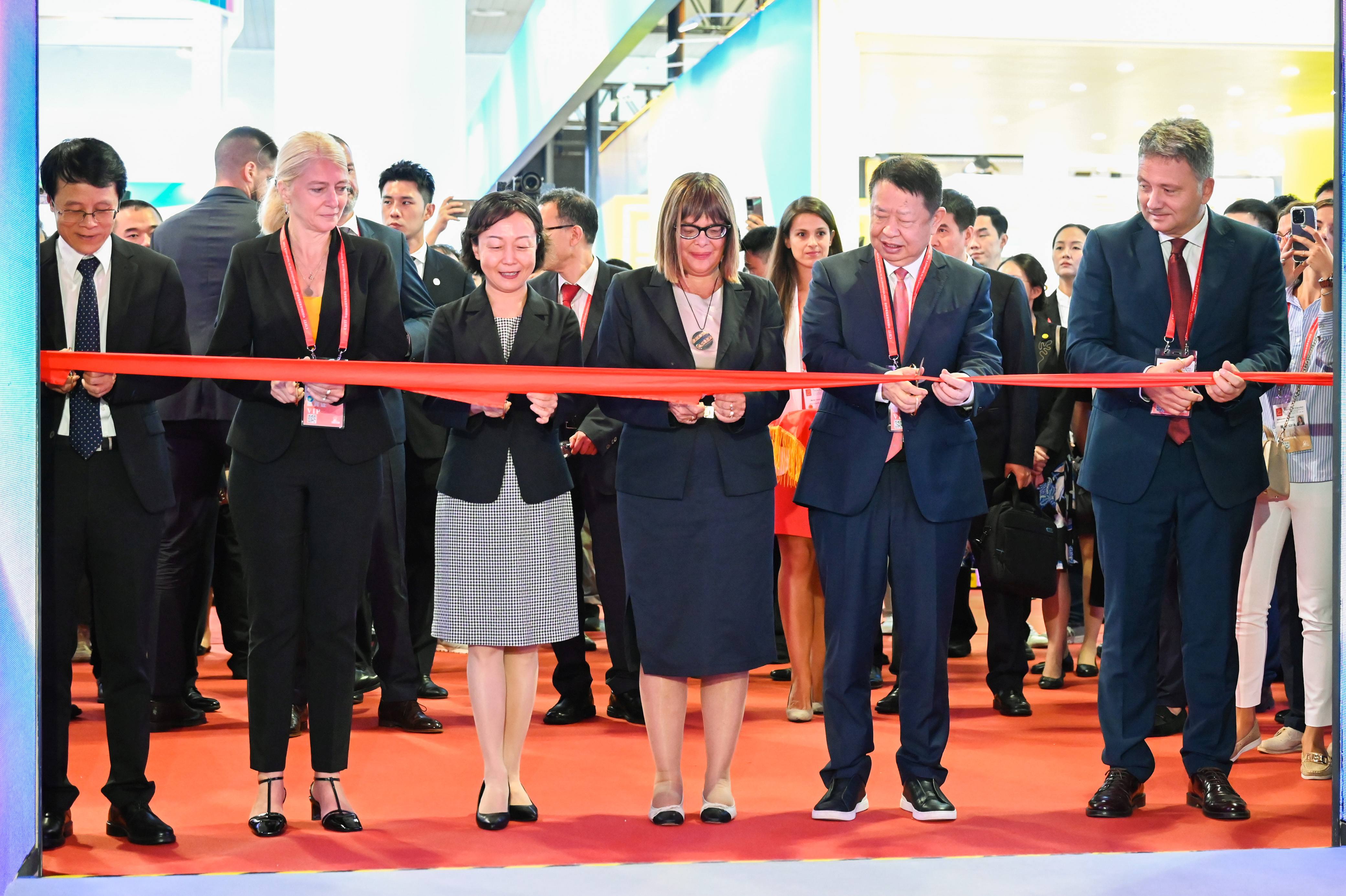 Gojković otvorila nacionalni Paviljon Srbije na Kineskom sajmu investicija i trgovine